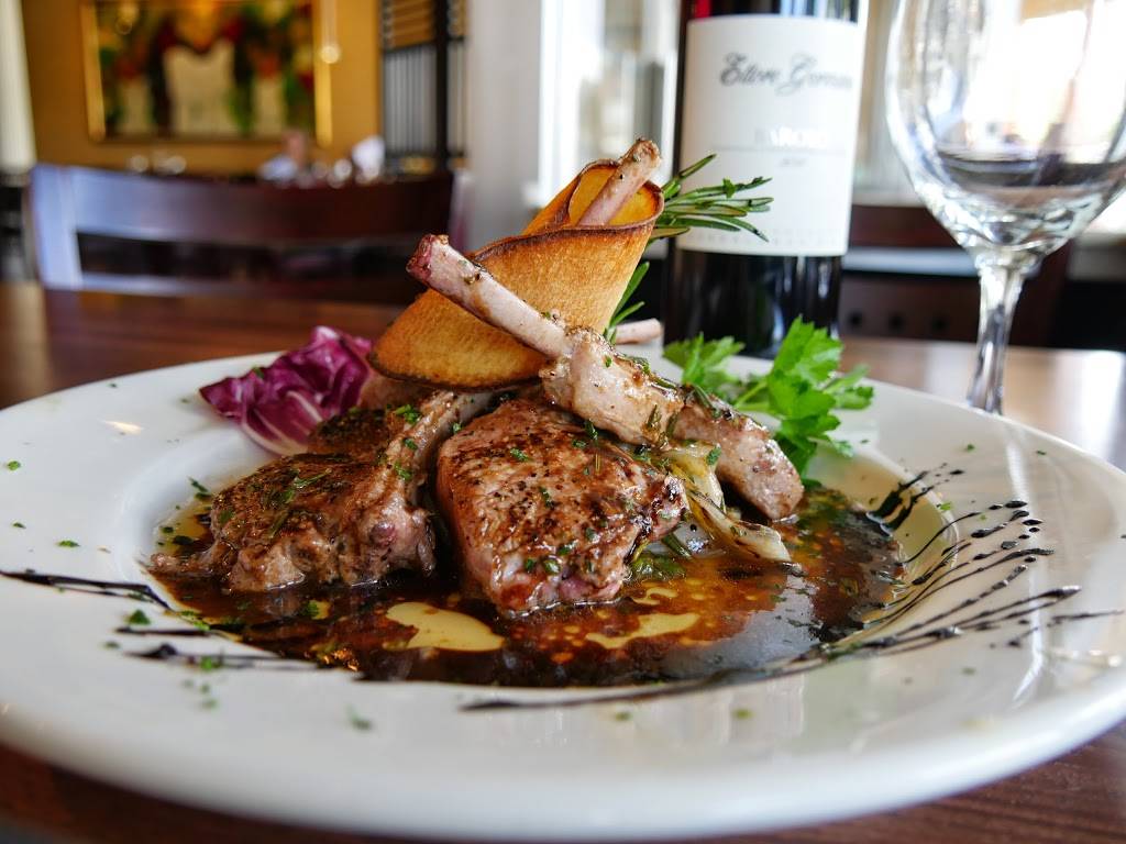 Pinos Italian Dining | restaurant | 3800 S Tamiami Trail #9-10, Sarasota, FL 34239, USA | 9413661440 OR +1 941-366-1440