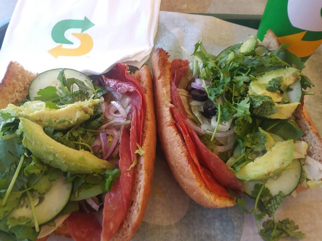 Subway Restaurants | restaurant | 11275 CA-2, Los Angeles, CA 90024, USA | 3109661650 OR +1 310-966-1650