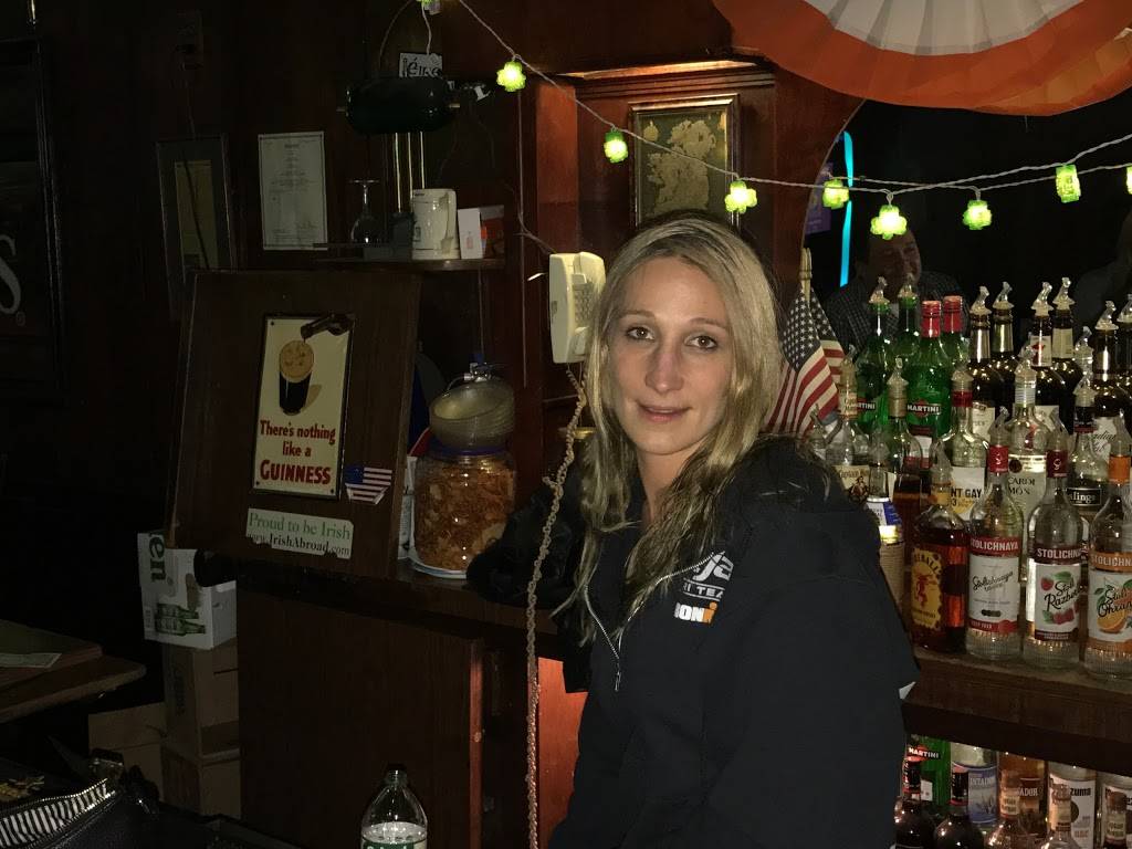 Lennons Pub | restaurant | 105 Main St, Port Washington, NY 11050, USA | 5168834350 OR +1 516-883-4350