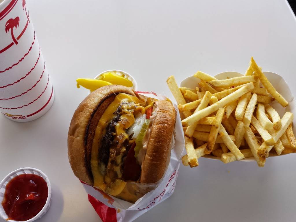 In-N-Out Burger | restaurant | 2900 Del Paso Rd, Sacramento, CA 95834, USA | 8007861000 OR +1 800-786-1000
