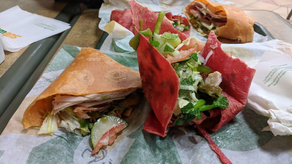 Subway Restaurants | restaurant | 2128 N Glenoaks Blvd Space #1, Burbank, CA 91504, USA | 8188483386 OR +1 818-848-3386
