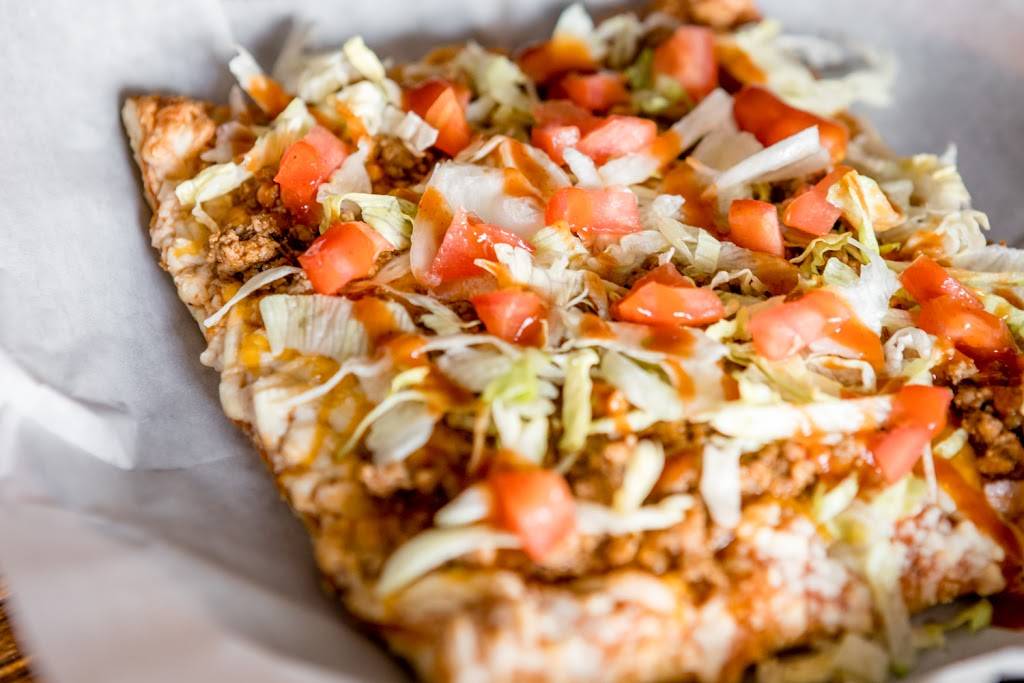 Laura Lees Café & Pub | restaurant | 5748 W Jones Ave, Zellwood, FL 32798, USA | 4078143148 OR +1 407-814-3148