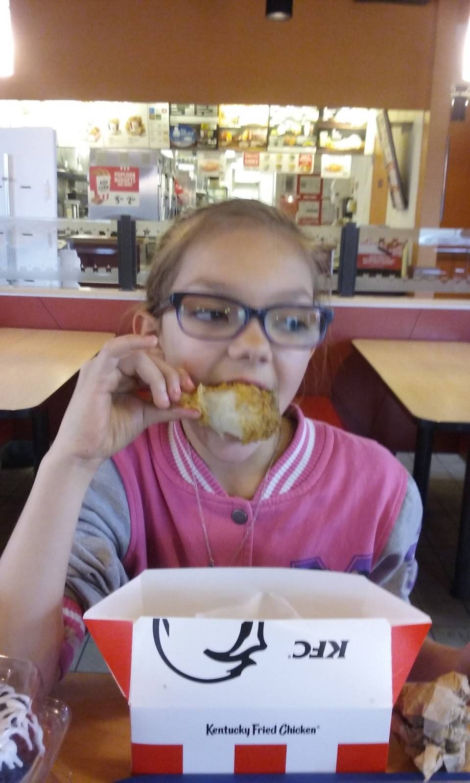 KFC | restaurant | 635 S 7th St, Kansas City, KS 66105, USA | 9132814109 OR +1 913-281-4109