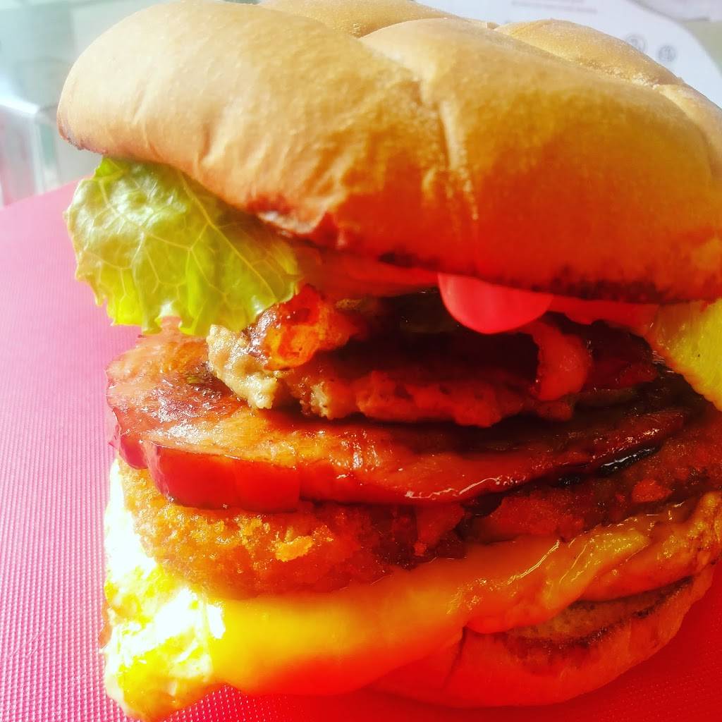 Flippin Mikes | restaurant | 235 Dundas St, Woodstock, ON N4S 1A8, Canada | 5194216897 OR +1 519-421-6897