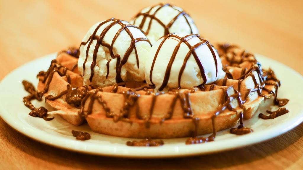 Sunshine Village Grill | restaurant | 2200 Bloor St W, Toronto, ON M6S 1N4, Canada | 4167631444 OR +1 416-763-1444