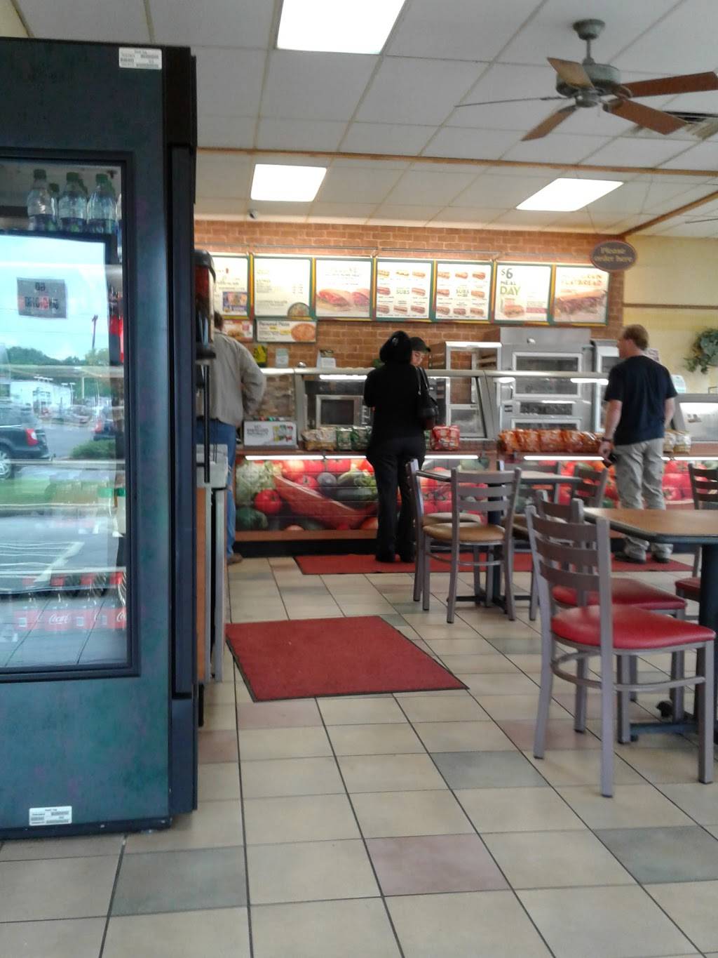 Subway | restaurant | 4416 Pflaum Rd Unit A, Madison, WI 53716, USA | 6086632460 OR +1 608-663-2460