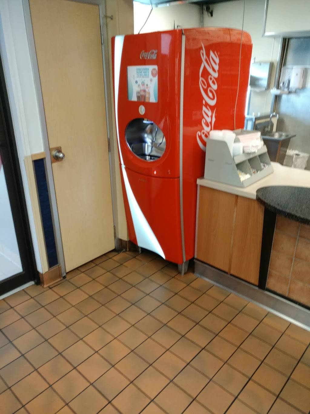 KFC | restaurant | 1690 Dekalb Ave, Sycamore, IL 60178, USA | 8158958225 OR +1 815-895-8225