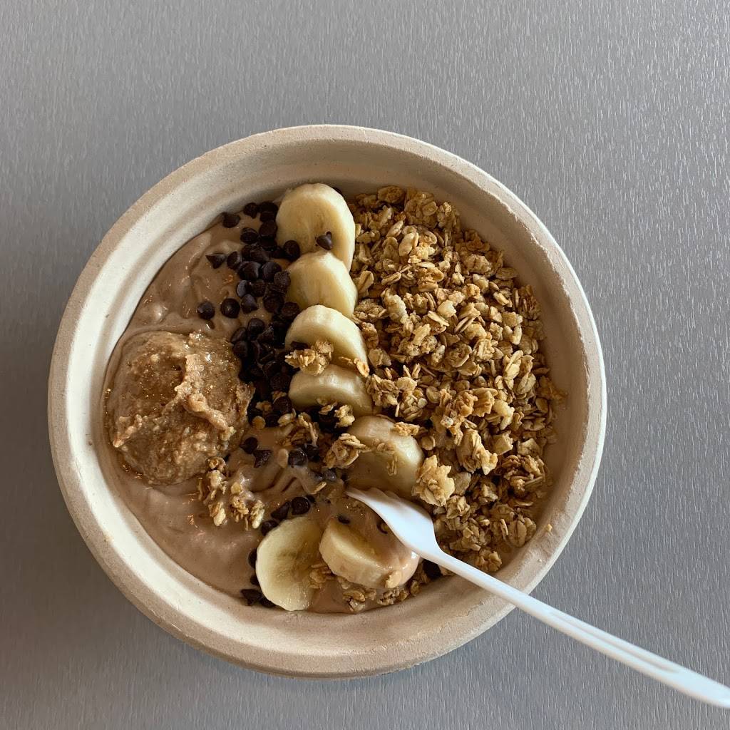 Revive and Co. Kichen and Juice Bar | restaurant | 208 Main St, Weymouth, MA 02188, USA | 7818036655 OR +1 781-803-6655