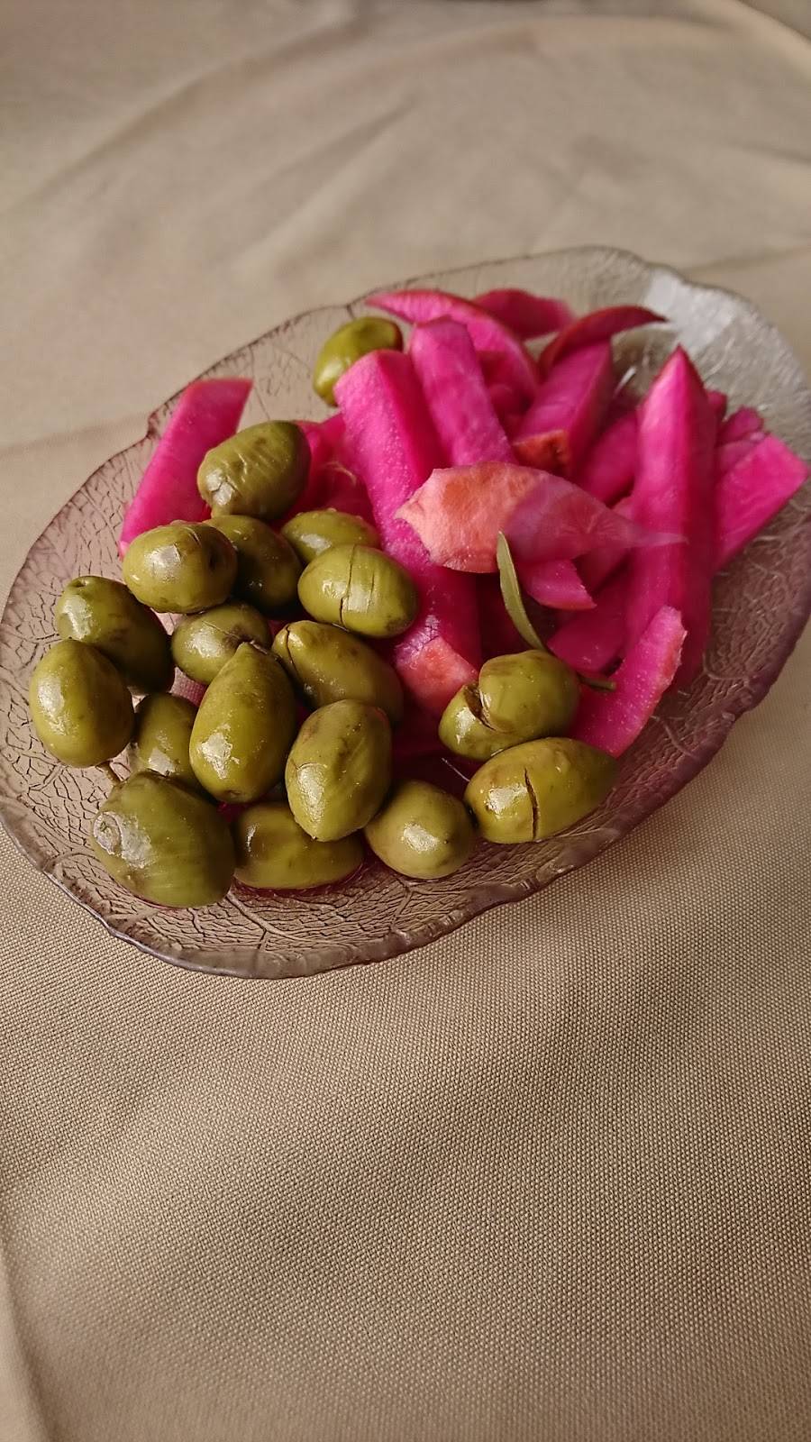 Restaurant Daou | restaurant | 2373 Boulevard Marcel-Laurin, Saint-Laurent, QC H4R 1K4, Canada | 5143341199 OR +1 514-334-1199