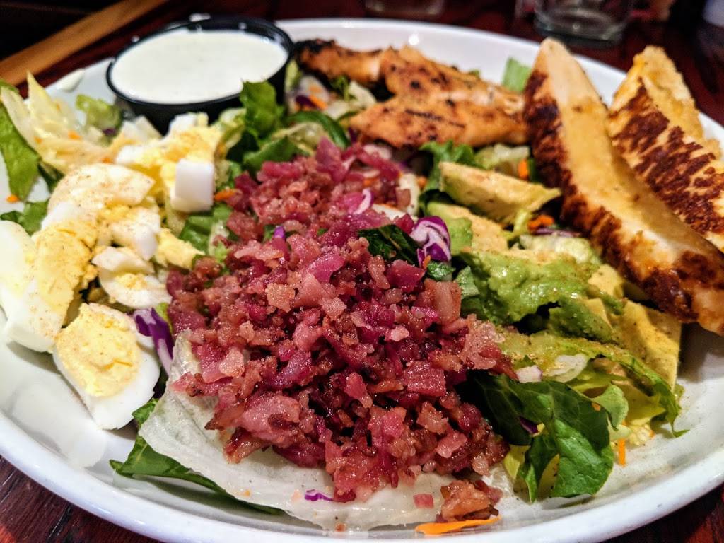 Red Robin Gourmet Burgers and Brews | restaurant | 1375 W Elliot Rd, Tempe, AZ 85284, USA | 4809409900 OR +1 480-940-9900