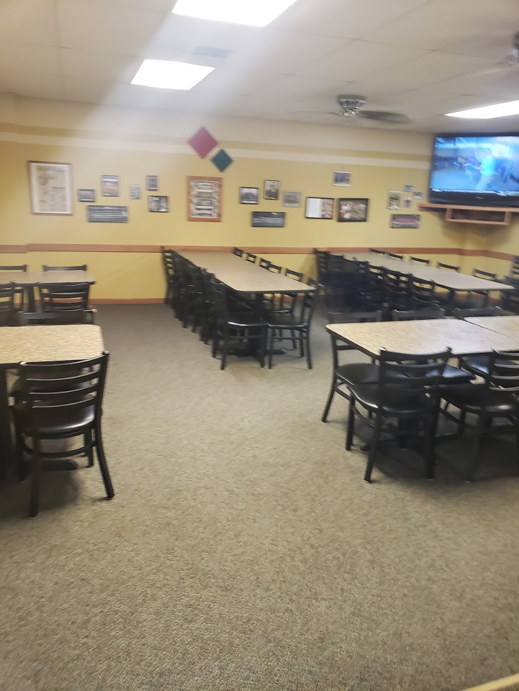 Gambinos Pizza | meal delivery | 105 N Lincoln Ave, Ellsworth, KS 67439, USA | 7854725571 OR +1 785-472-5571