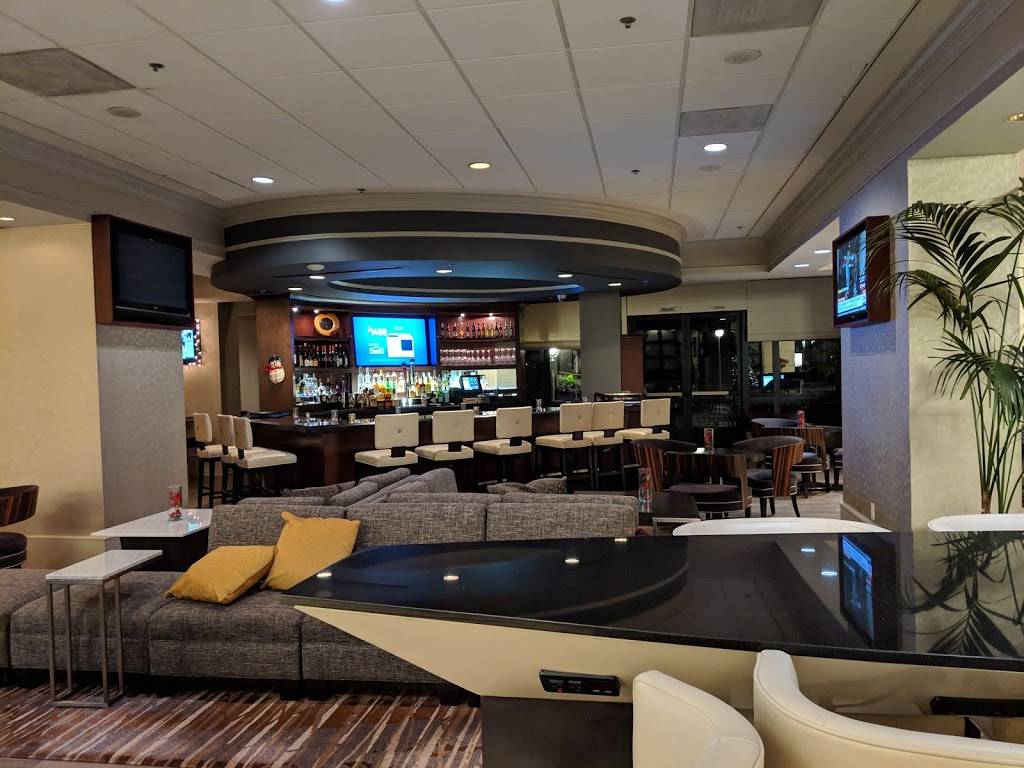 Parkway Grill | restaurant | 2 Parkway N, Deerfield, IL 60015, USA | 8474059666 OR +1 847-405-9666