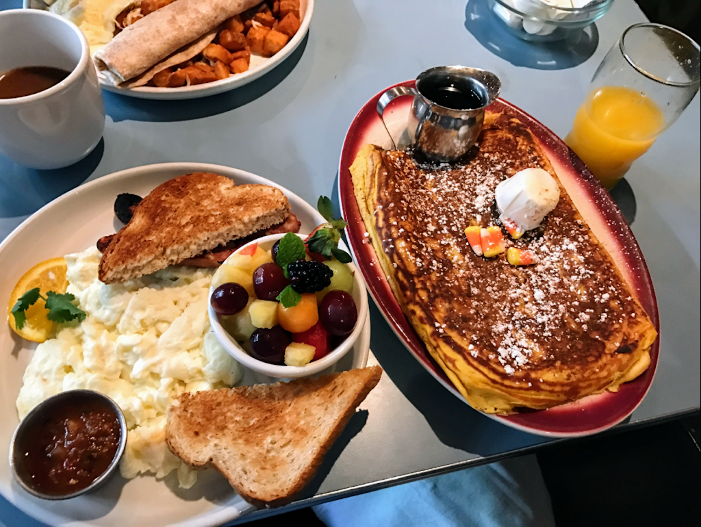 Barnabys Cafe | restaurant | 604 Fairview St, Houston, TX 77006, USA | 7135220106 OR +1 713-522-0106