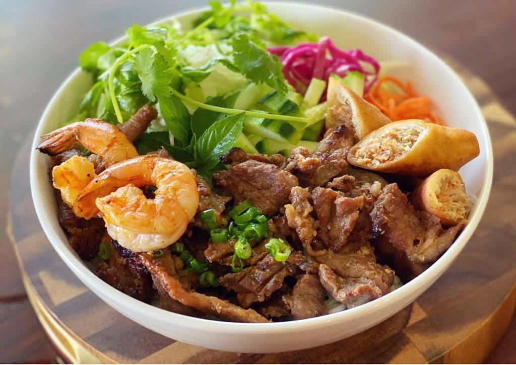 Pho La | restaurant | 842 N Collins Blvd, Covington, LA 70433, USA | 9859002282 OR +1 985-900-2282