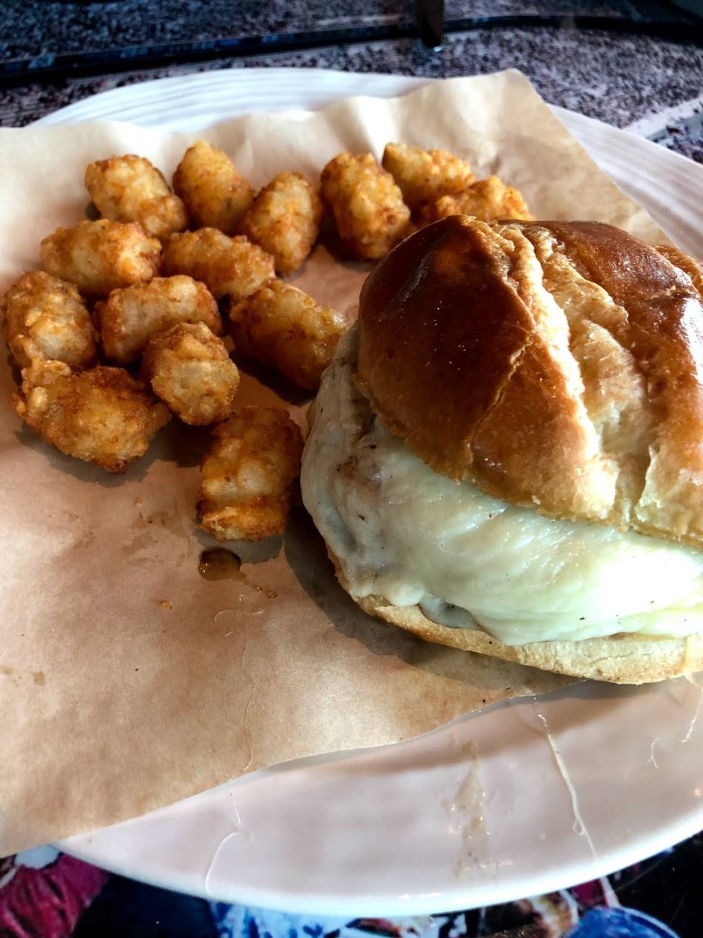 Hooters | restaurant | 4710 I-10, Baytown, TX 77521, USA | 8325142586 OR +1 832-514-2586