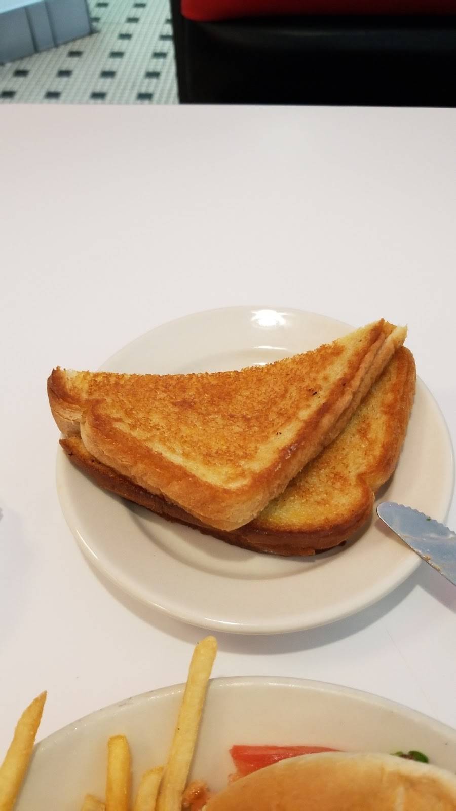 Steak n Shake | restaurant | 1607 County Rd 220, Orange Park, FL 32003, USA | 9048304541 OR +1 904-830-4541