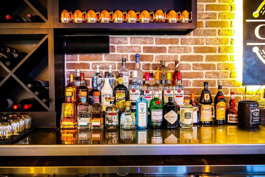 Craft Bistro & Lounge | restaurant | 104 Fair Ave NE, New Philadelphia, OH 44663, USA | 3304324488 OR +1 330-432-4488