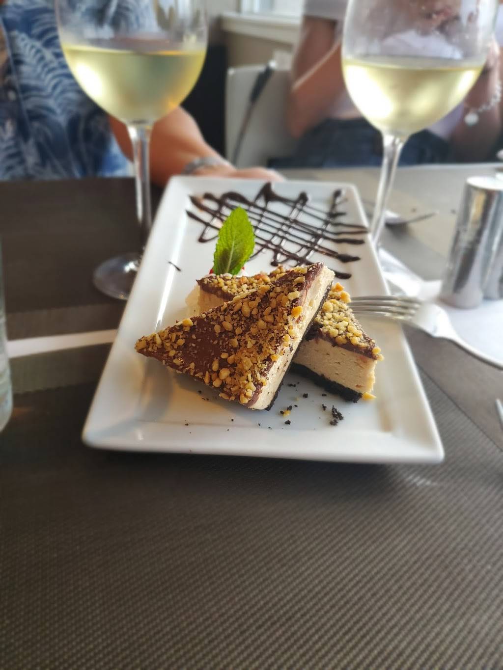 ELAS On the Water | restaurant | 1 Shelter Cove Ln, Hilton Head Island, SC 29928, USA | 8437853030 OR +1 843-785-3030