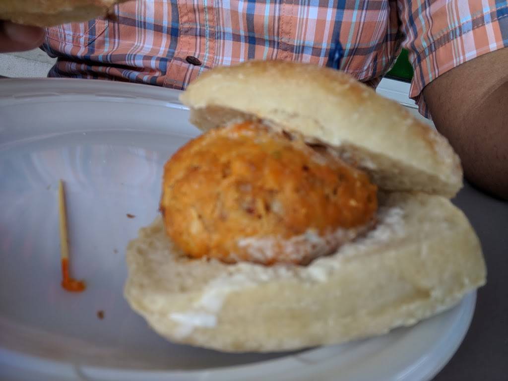 Super Sandwich | meal takeaway | 702 Bridgeport Ave, Shelton, CT 06484, USA | 2039440922 OR +1 203-944-0922