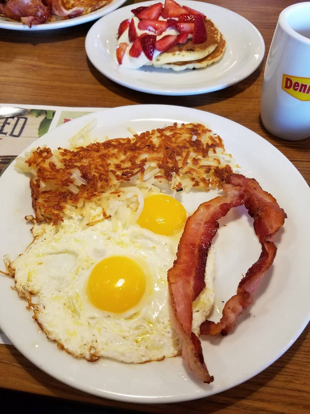 Dennys | restaurant | 17 W 660 22nd St, Oakbrook Terrace, IL 60181, USA | 6309321888 OR +1 630-932-1888