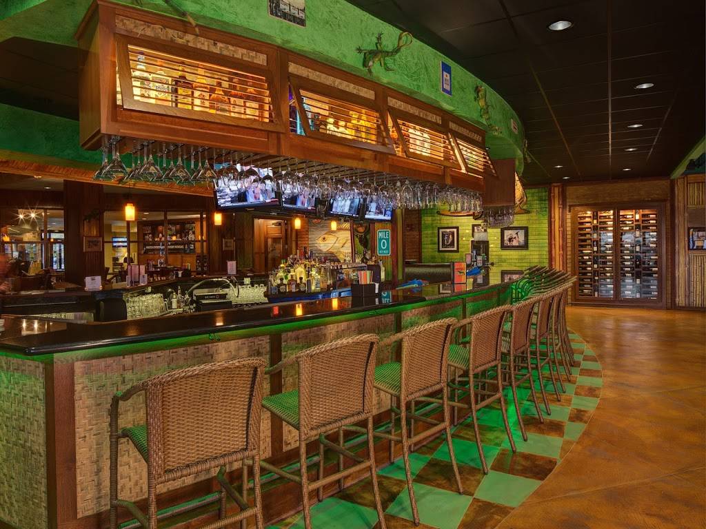 Jimmys Island Grill & Iguana Bar | restaurant | 2303 N Mayfair Rd, Wauwatosa, WI 53226, USA | 4148372121 OR +1 414-837-2121