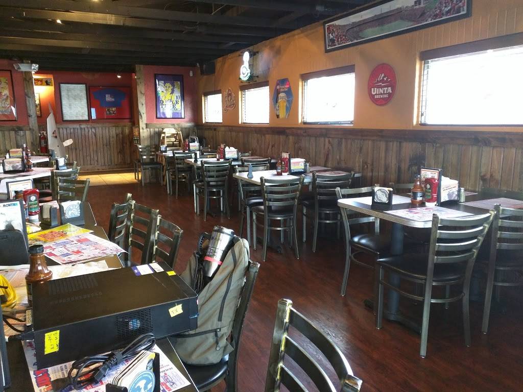 Winking Lizard Tavern | restaurant | 1416 W 5th Ave, Columbus, OH 43212, USA | 6144377677 OR +1 614-437-7677