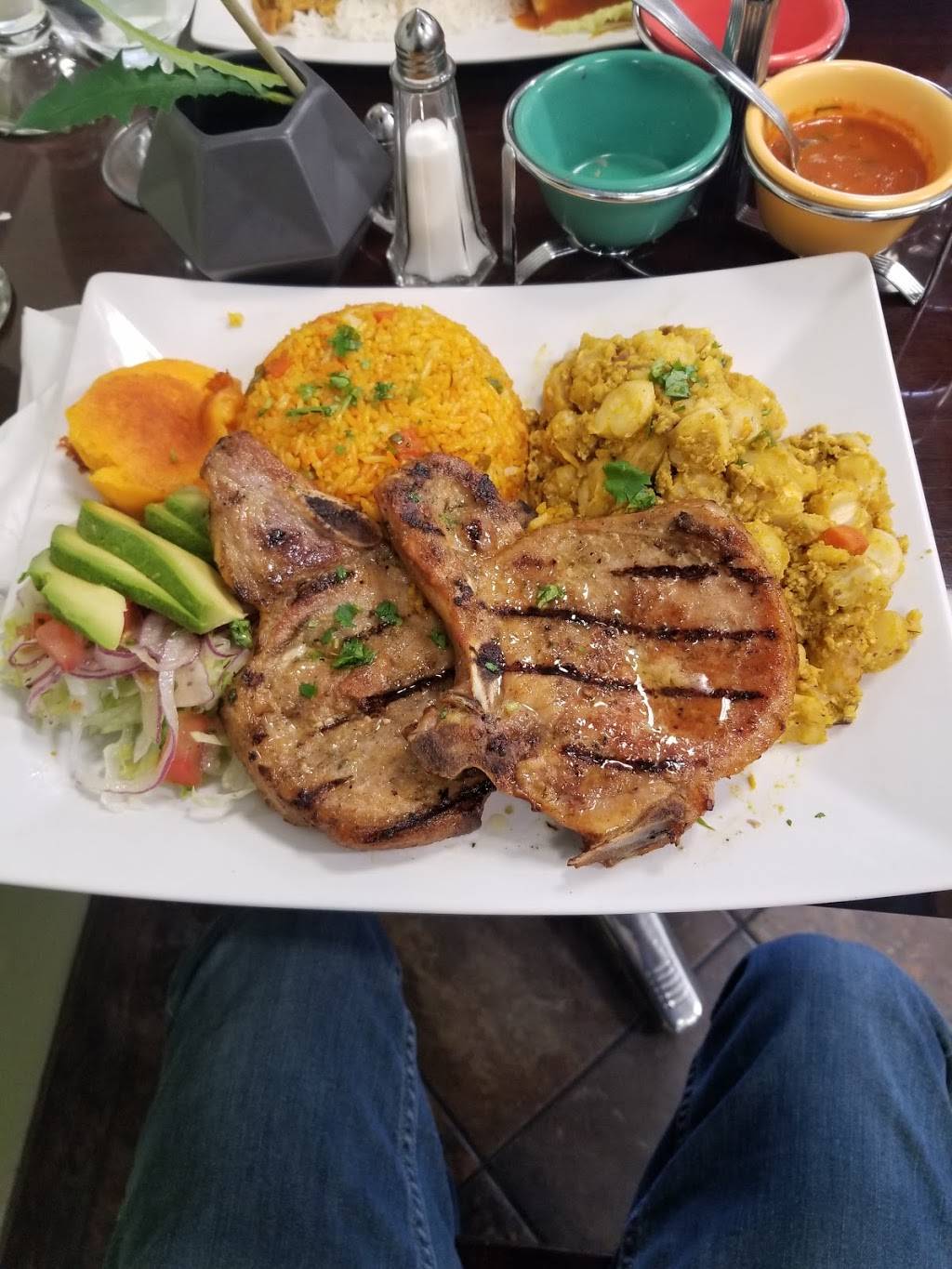 Marthas Fresh Grill Ecuadorian, Colombian, and International Cu | restaurant | 4457 W Diversey Ave, Chicago, IL 60639, USA | 7738394711 OR +1 773-839-4711