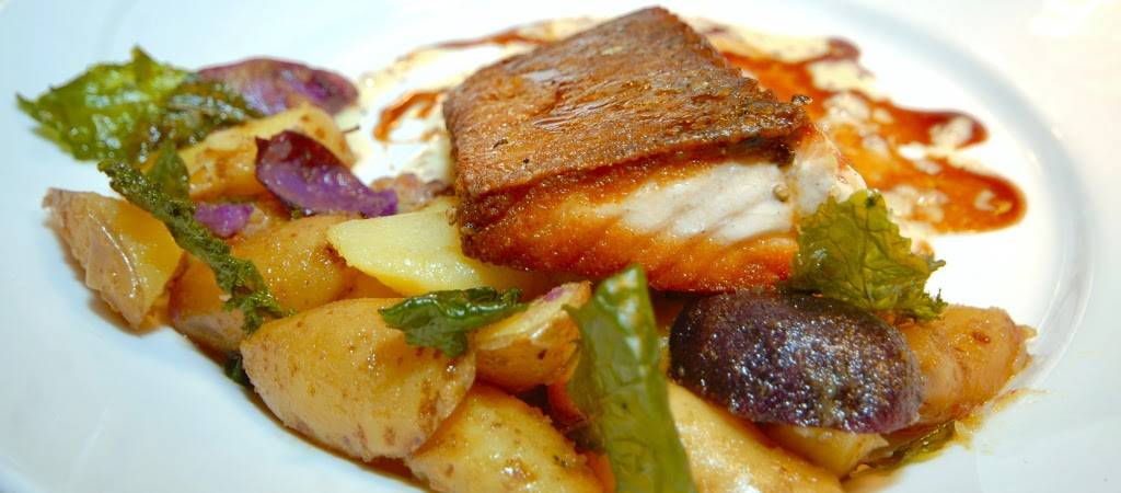 Flannel Restaurant | restaurant | 4000 Mountain Rd, Stowe, VT 05672, USA | 8022536445 OR +1 802-253-6445