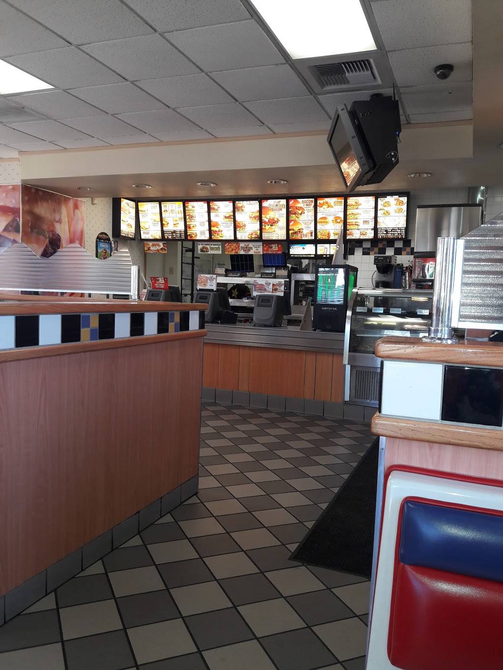 Carls Jr. | meal takeaway | 23761 Washington Ave, Murrieta, CA 92562, USA | 9518944775 OR +1 951-894-4775