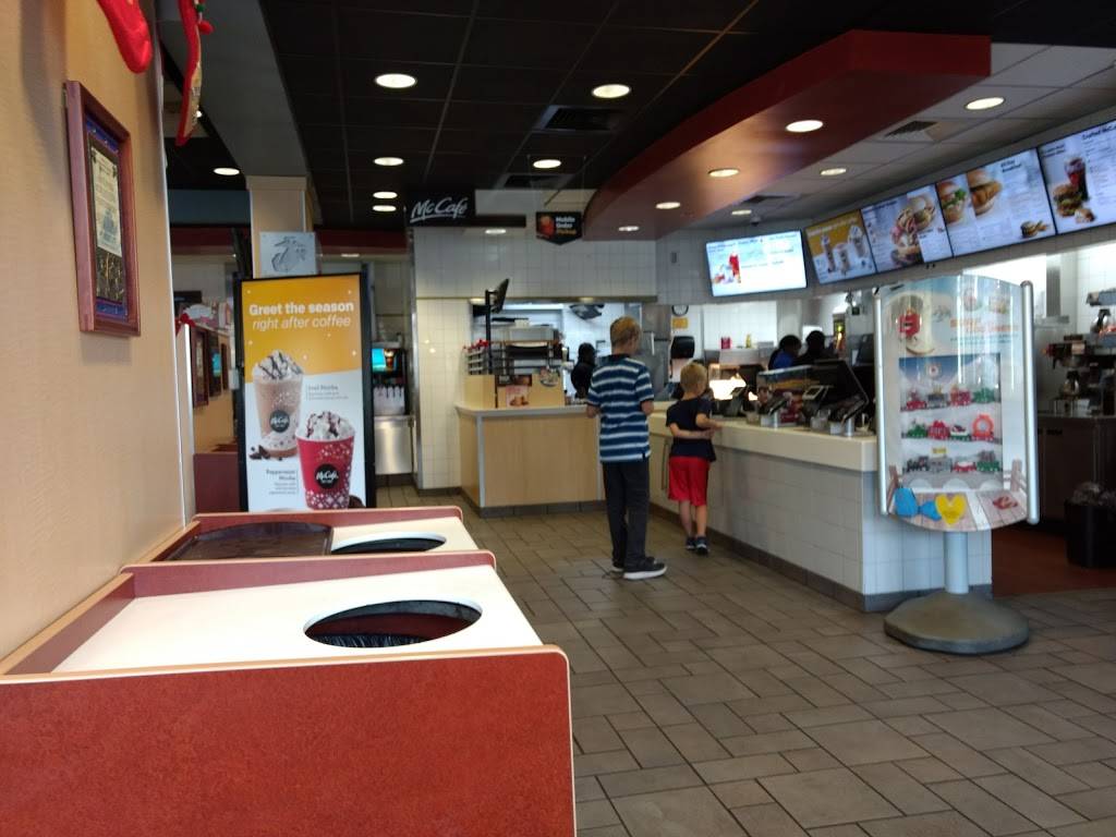 McDonalds | cafe | 850 Parris Island Gateway, Port Royal, SC 29906, USA | 8435248500 OR +1 843-524-8500