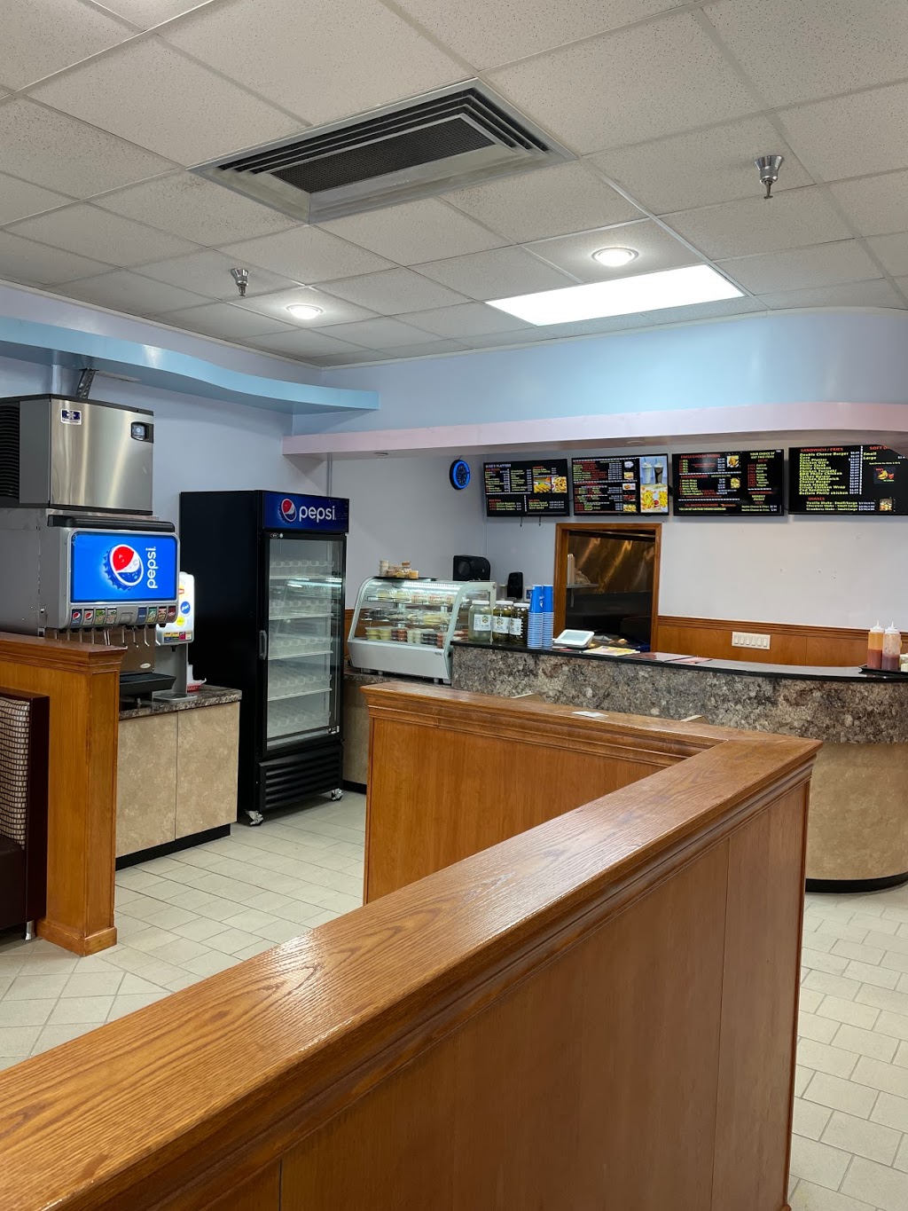 Mikes Fish & Chicken | restaurant | 7269 Turfway Rd, Florence, KY 41042, USA | 8598171351 OR +1 859-817-1351