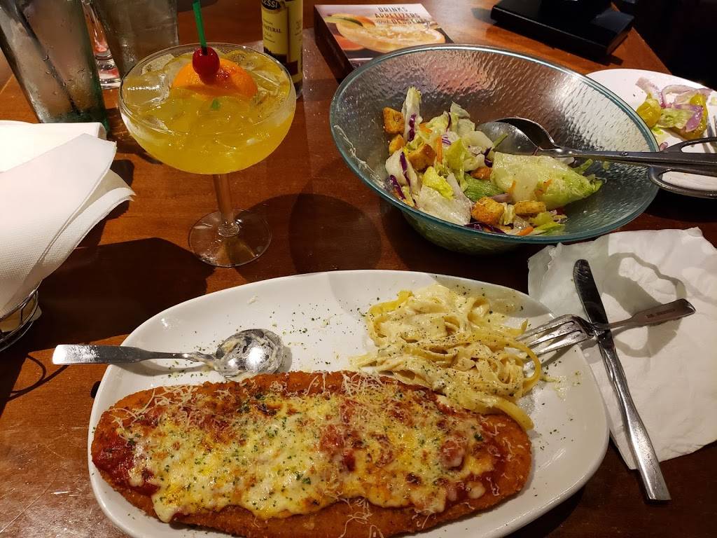 Olive Garden Italian Restaurant | meal takeaway | 11425 Pines Blvd, Pembroke Pines, FL 33026, USA | 9544325529 OR +1 954-432-5529