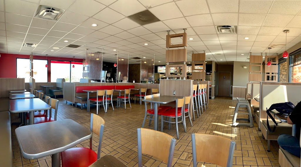 Burger King | restaurant | 501 W Pima St, Gila Bend, AZ 85337, USA | 6234445596 OR +1 623-444-5596