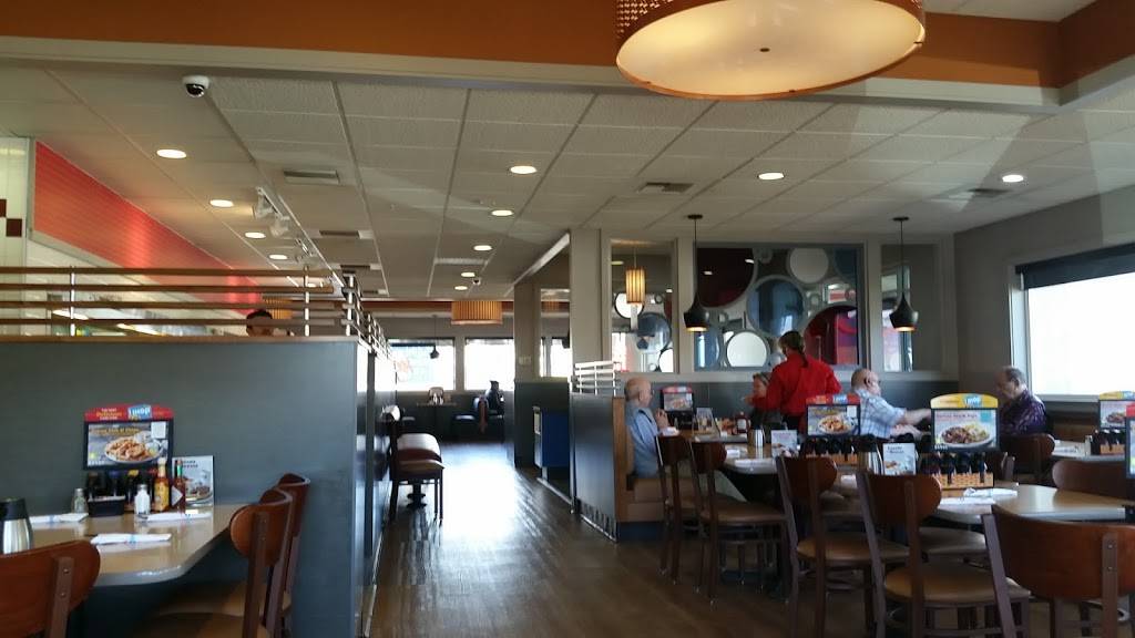 IHOP | bakery | 730 W Ramsey St, Banning, CA 92220, USA | 9519222826 OR +1 951-922-2826