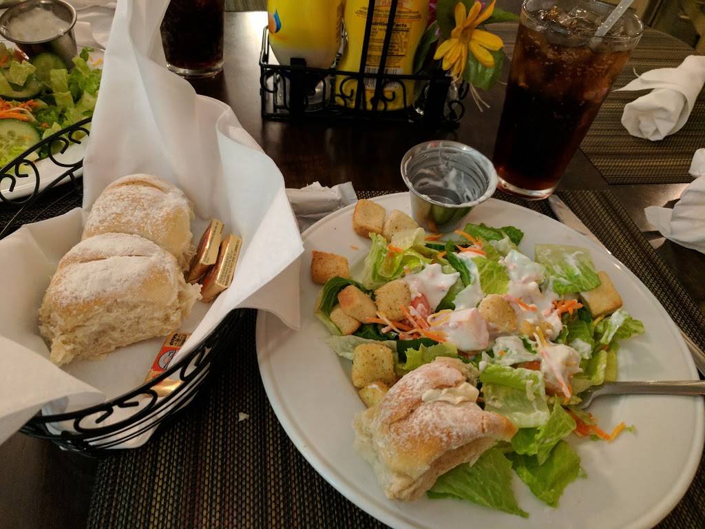 Lake Izac Tavern | restaurant | 174 Horseshoe Cir, Gordonsville, VA 22942, USA | 54083294009590 OR +1 540-832-9400 ext. 9590