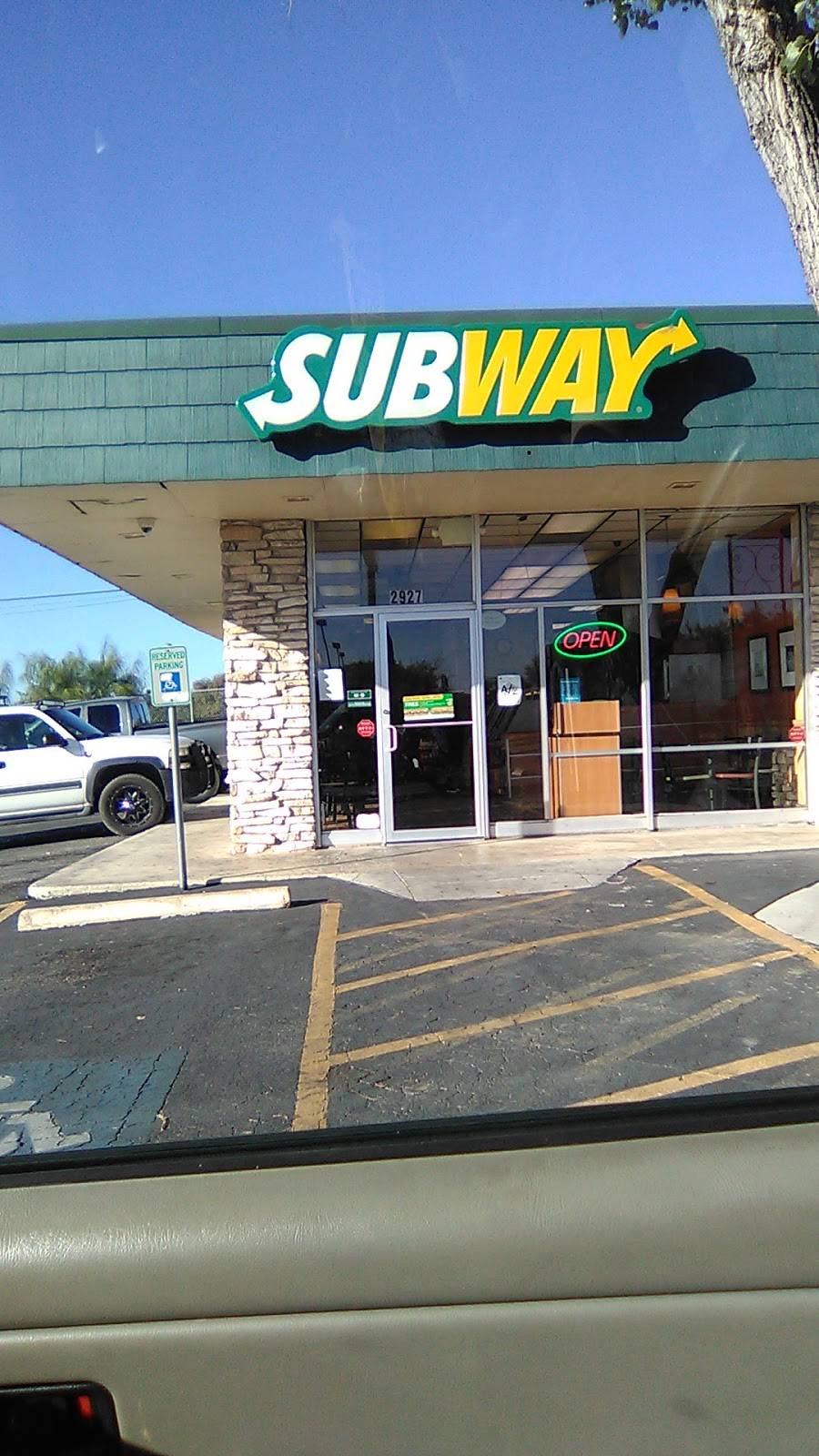 Subway Restaurants | restaurant | 2927 E Southcross, San Antonio, TX 78223, USA | 2105310320 OR +1 210-531-0320
