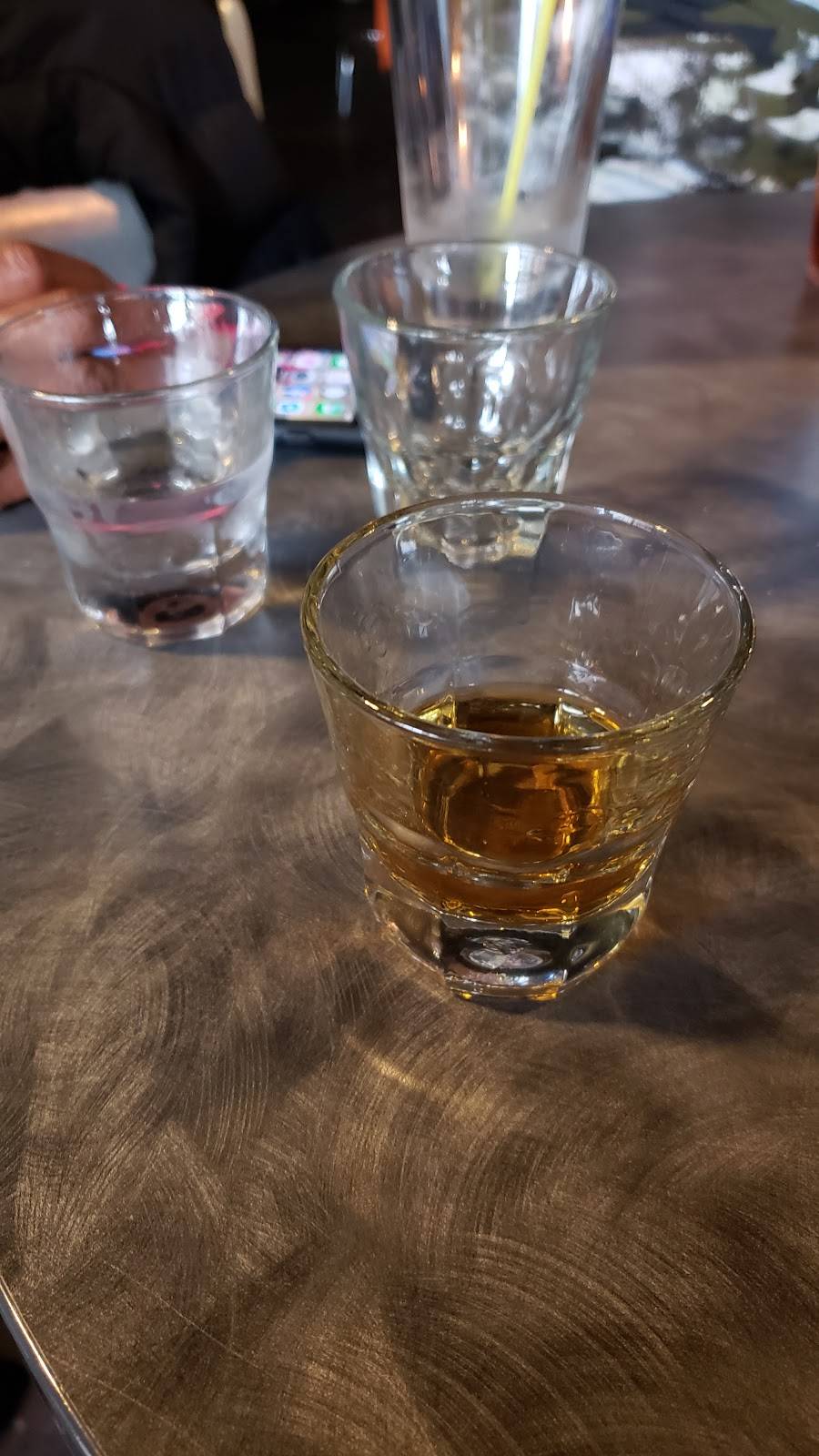 Classics Victorys Sports Bar | restaurant | 547 S High St, Columbus, OH 43212, USA | 6142251577 OR +1 614-225-1577