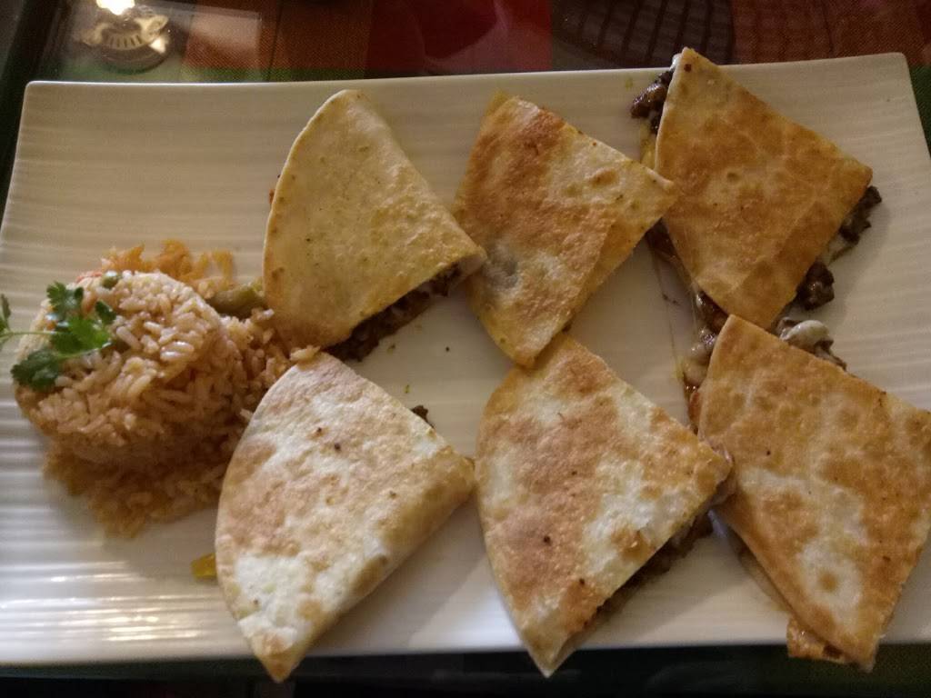 Las Torres | restaurant | 1118 Lee St, Des Plaines, IL 60016, USA | 8473909497 OR +1 847-390-9497