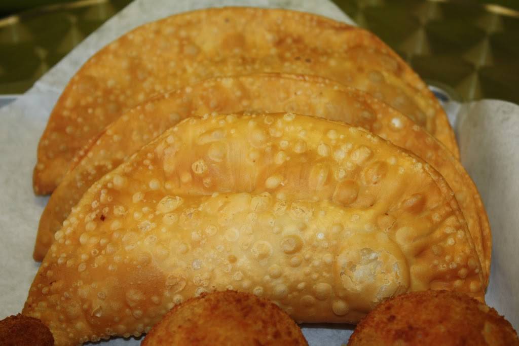 Cubanela Latin Bakery | restaurant | 900 W Lancaster Rd, Orlando, FL 32809, USA | 4072036979 OR +1 407-203-6979