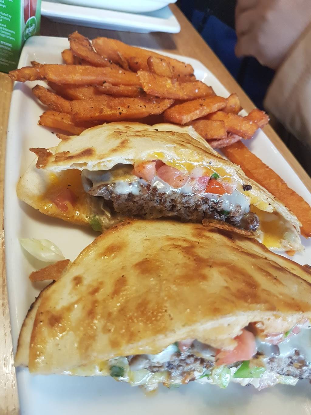 Applebees Grill + Bar | restaurant | 29177 Southfield Rd, Southfield, MI 48076, USA | 2488499620 OR +1 248-849-9620