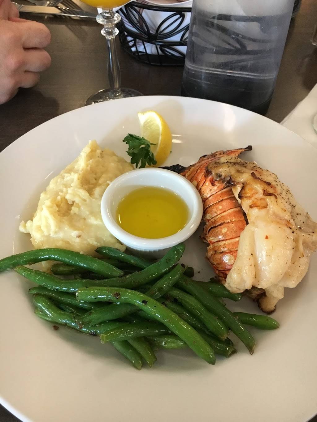 Chesapeake Tavern | restaurant | 1 W Mill Rd, Long Valley, NJ 07853, USA | 9088677102 OR +1 908-867-7102