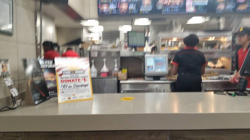 Hardees | restaurant | 486 US-601, Lugoff, SC 29078, USA | 8034385518 OR +1 803-438-5518