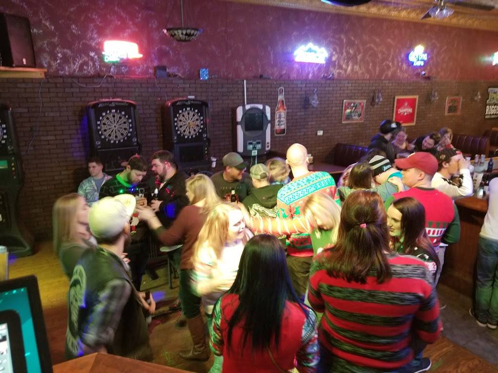 Gigs Place | restaurant | 220 E Locust St, Fairbury, IL 61739, USA | 8156923302 OR +1 815-692-3302