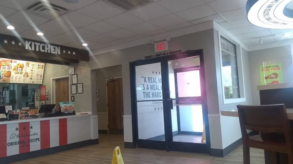 KFC | restaurant | 3601 Gateway Blvd W, El Paso, TX 79903, USA | 9157608232 OR +1 915-760-8232