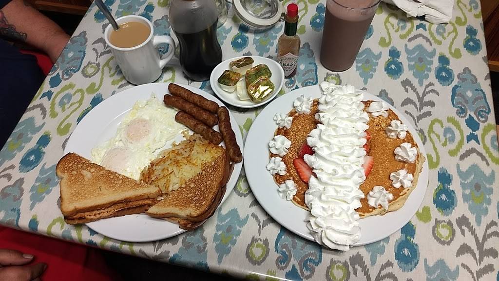 Peachs Restaurant - Cortez | restaurant | 5702 State Hwy 684 W, Bradenton, FL 34210, USA | 9417945140 OR +1 941-794-5140