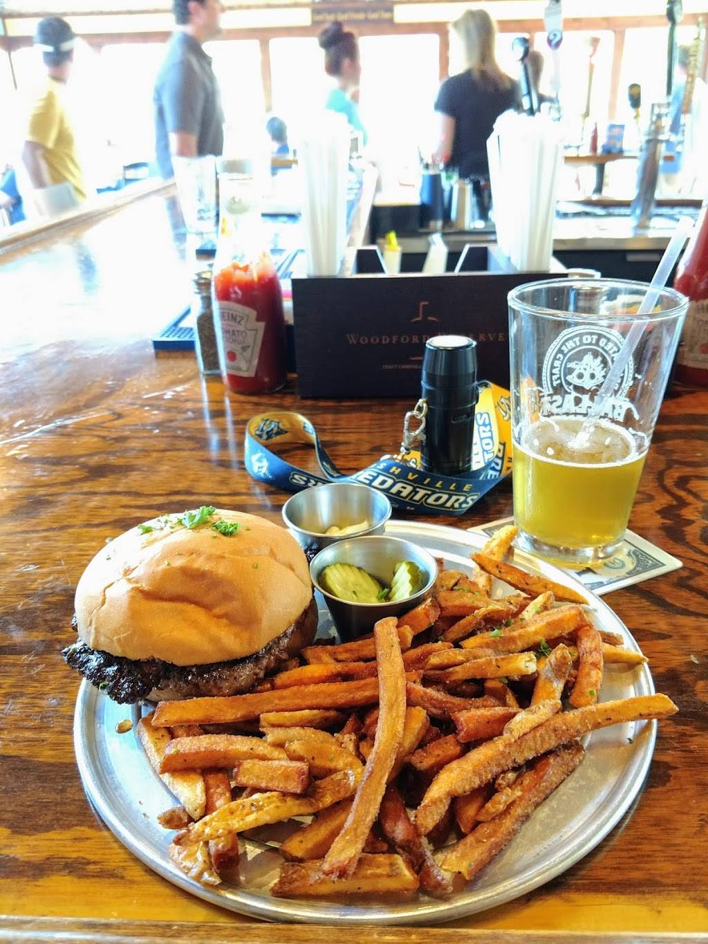 Brothers Burger Joint | restaurant | 2821 Bransford Ave, Berry Hill, TN 37204, USA | 6153807069 OR +1 615-380-7069