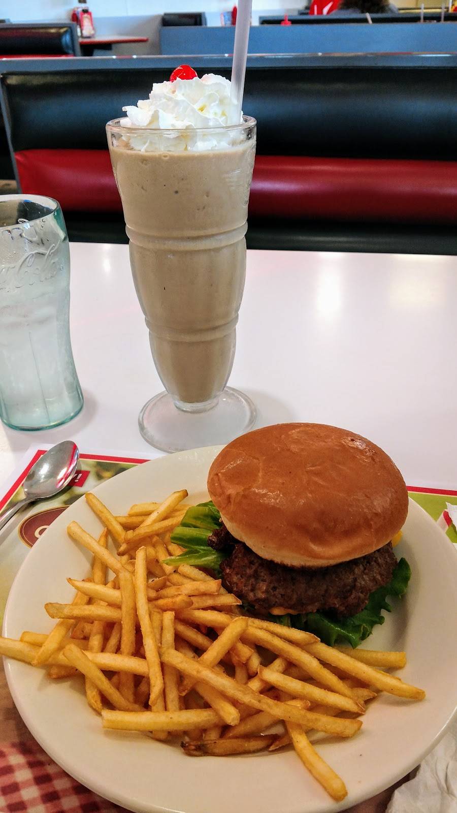 Steak n Shake | restaurant | 8640 Michigan Rd, Indianapolis, IN 46268, USA | 3178723775 OR +1 317-872-3775