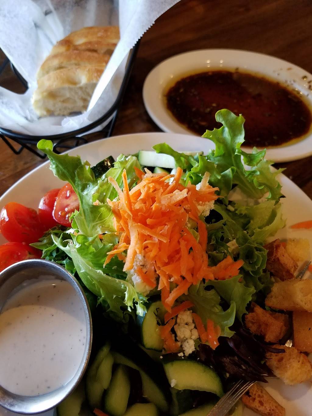 Karline’s Restaurant And Bar | restaurant | 1100 Center St, Redding, CA 96001, USA | 5302447663 OR +1 530-244-7663