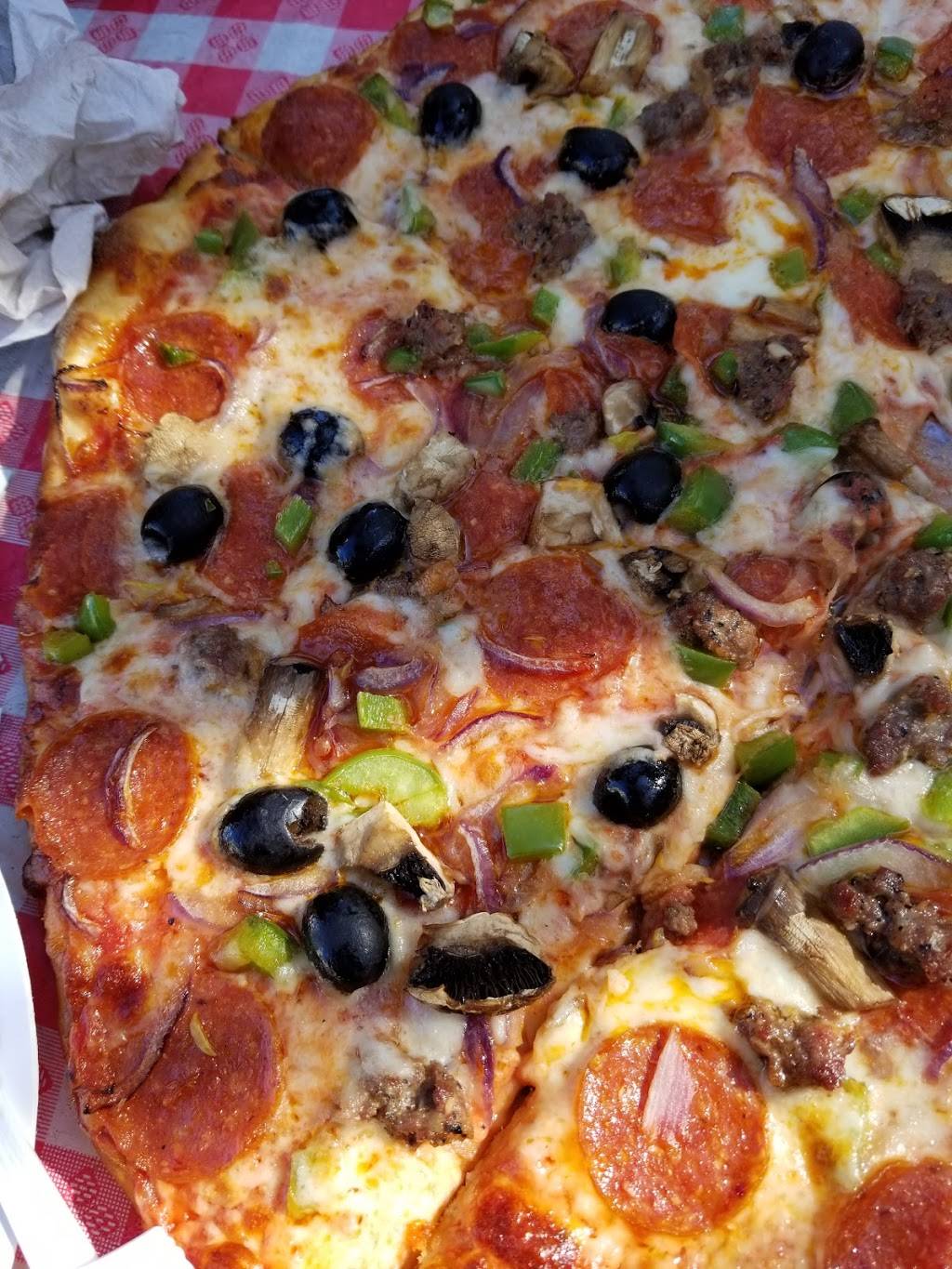 Tonys Pizzaria | restaurant | 186 E Thompson Blvd, Ventura, CA 93001, USA | 8056438425 OR +1 805-643-8425