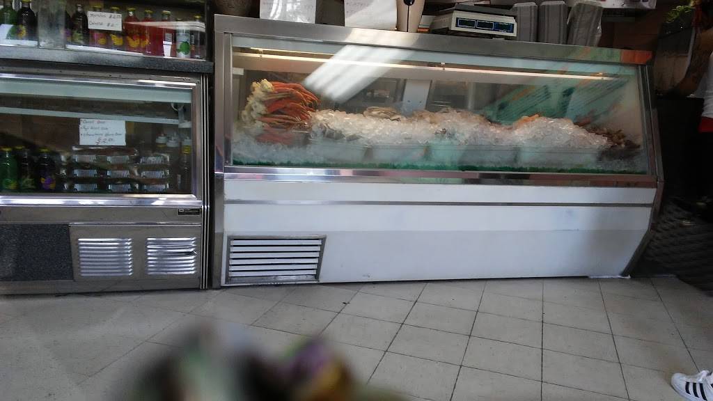 Old Lucas Seafood | restaurant | 5404 Marlboro Pike, Coral Hills, MD 20743, USA | 3015164888 OR +1 301-516-4888